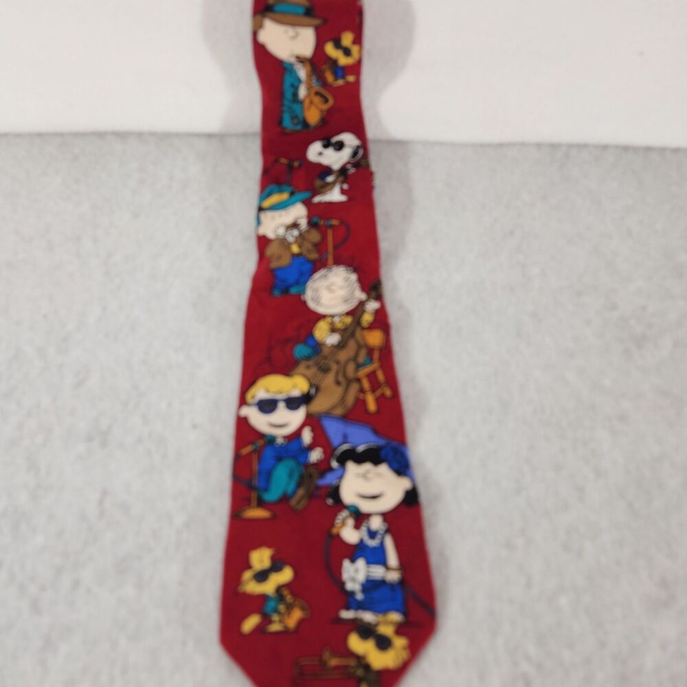 VTG Snoopy & Friends Peanuts Red Comic Mens Tie Charlie Brown Necktie